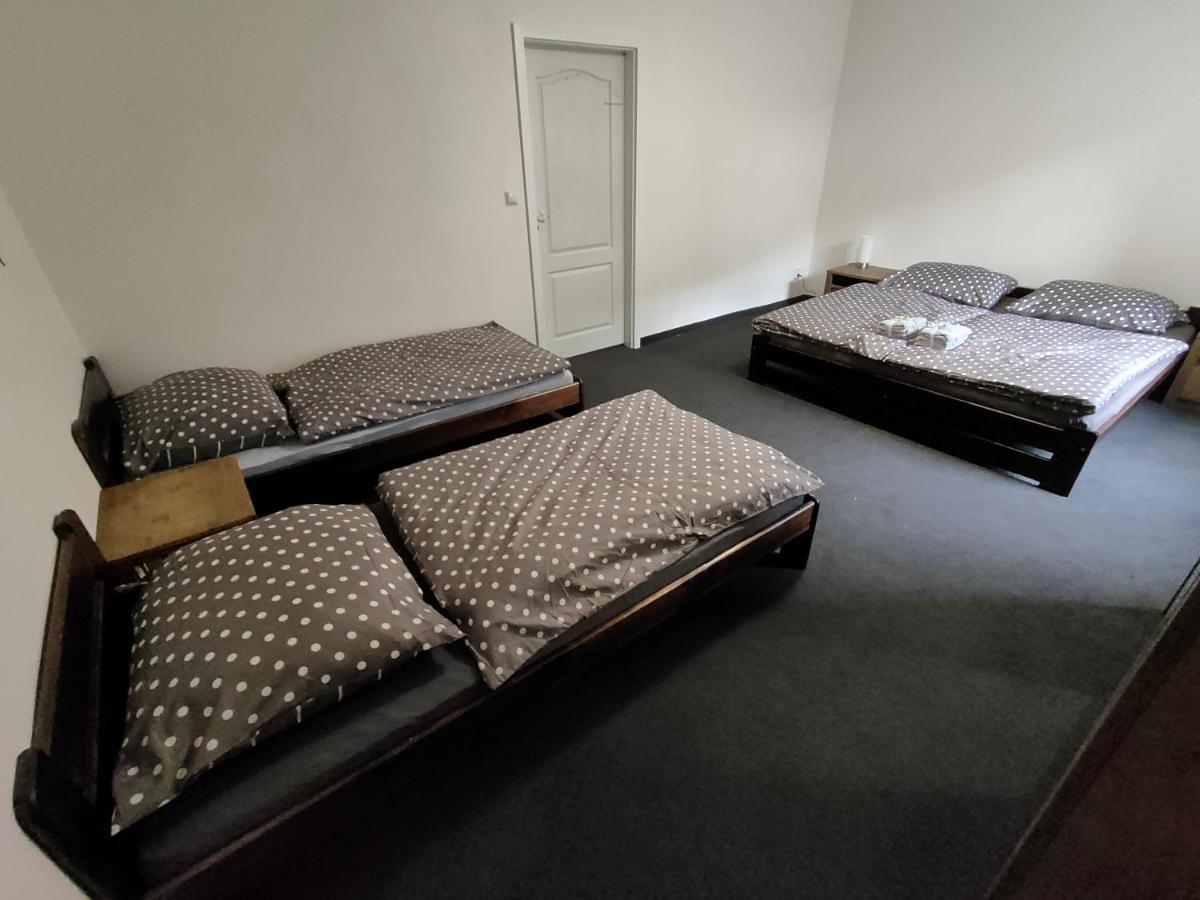 Apartmany Na Ceste Десна Екстер'єр фото