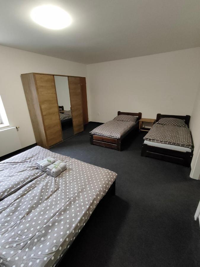 Apartmany Na Ceste Десна Екстер'єр фото